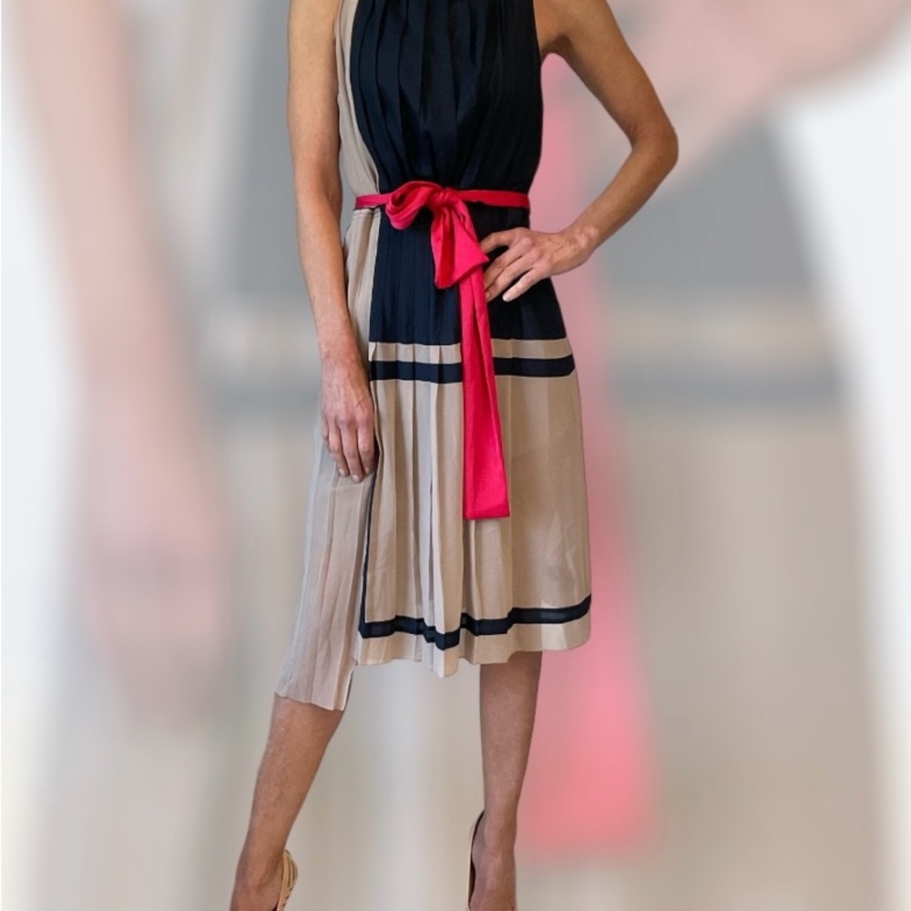 SOLD - BGBC Maxazira Runway pleaded dress, sleeveless, taupe, navy and red, Sz M - Picture 15 of 16